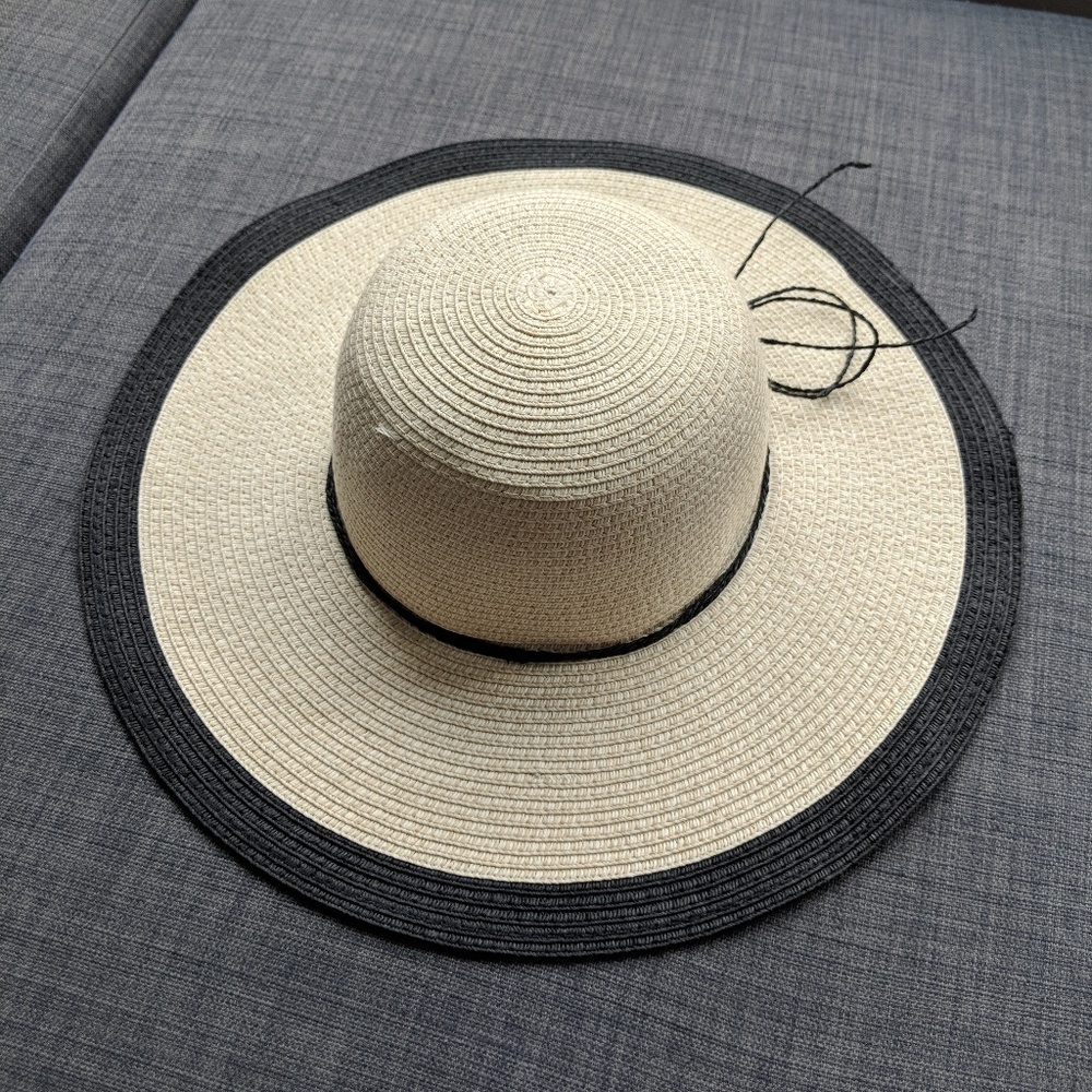 Floppy Hat - Picture 2 of 3